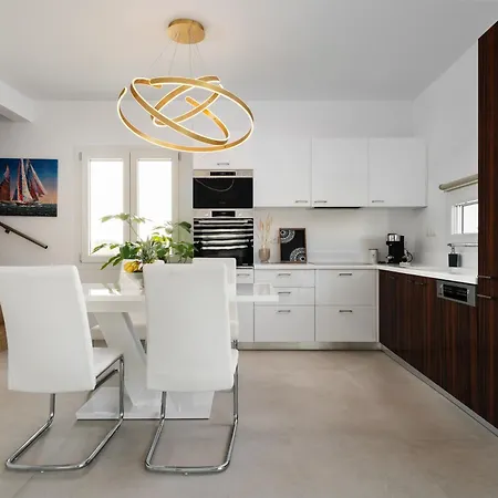 ヴィラ Naxos Superior