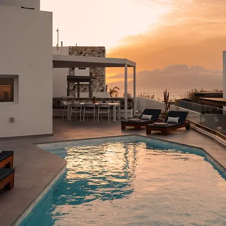 Naxos Superior
