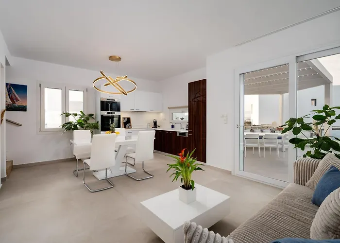 Naxos Superior Villa Kastrákion